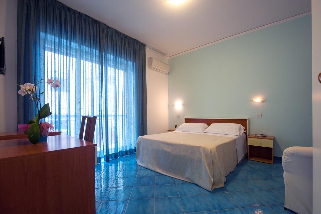 Oasi Hotel Maiori Szoba fotó